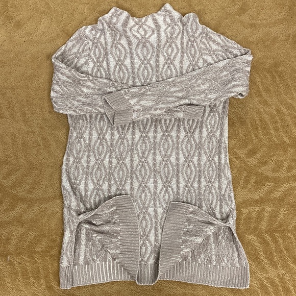 Eight Eight Eight tunic sweater. - Picture 3 of 3